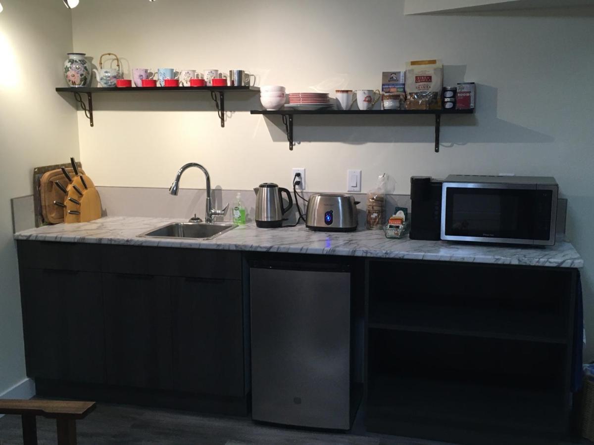 Lakeview Gardens B&B Peachland Esterno foto